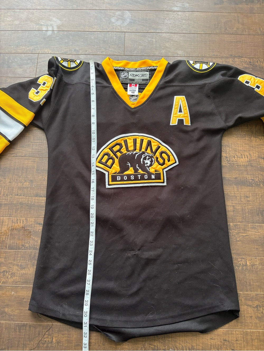 Boston Bruins Brad Marchand jersey - Picture 4 of 6